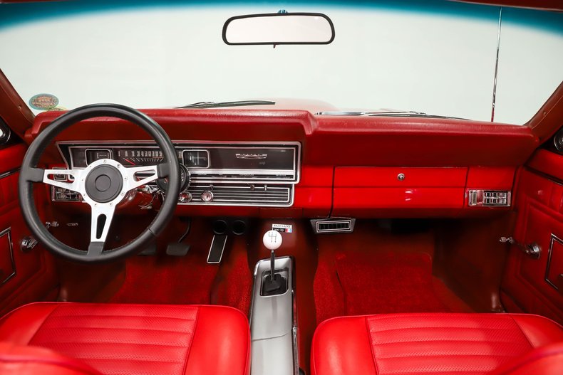 Ford-Fairlane-1967-Candy-Apple-Red-Red-25