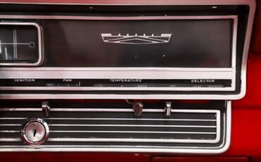 Ford-Fairlane-1967-Candy-Apple-Red-Red-26