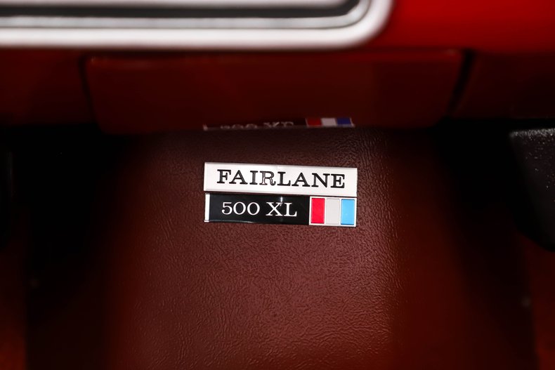 Ford-Fairlane-1967-Candy-Apple-Red-Red-27