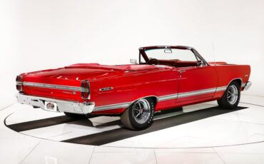 Ford-Fairlane-1967-Candy-Apple-Red-Red-28