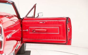 Ford-Fairlane-1967-Candy-Apple-Red-Red-37