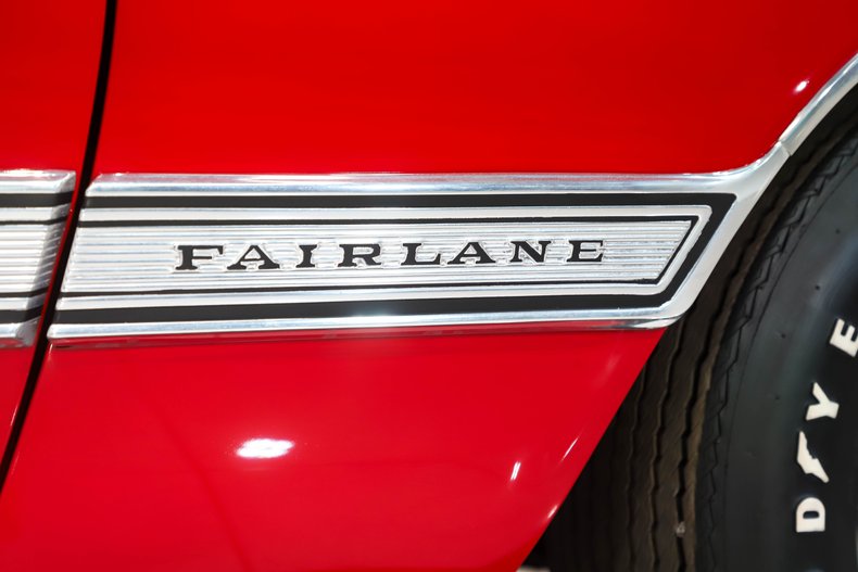 Ford-Fairlane-1967-Candy-Apple-Red-Red-39