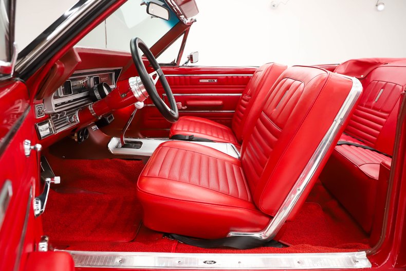 Ford-Fairlane-1967-Candy-Apple-Red-Red-4