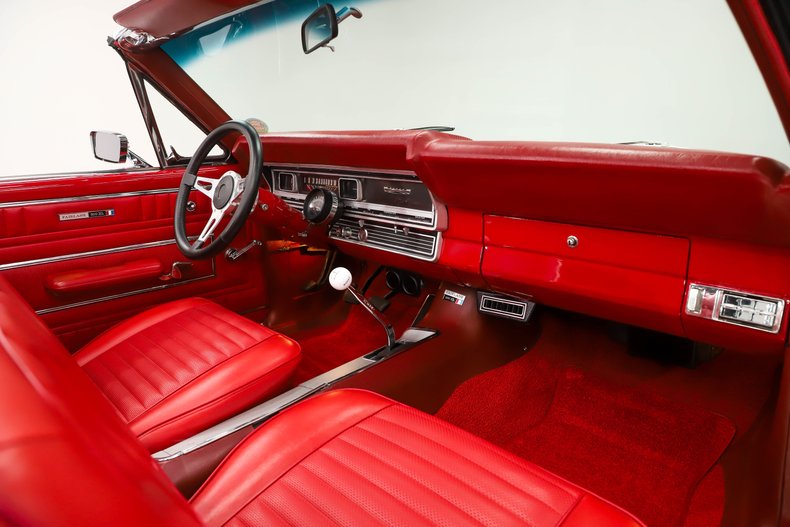 Ford-Fairlane-1967-Candy-Apple-Red-Red-40