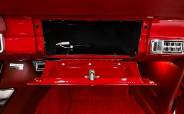 Ford-Fairlane-1967-Candy-Apple-Red-Red-41