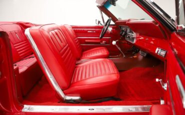 Ford-Fairlane-1967-Candy-Apple-Red-Red-46