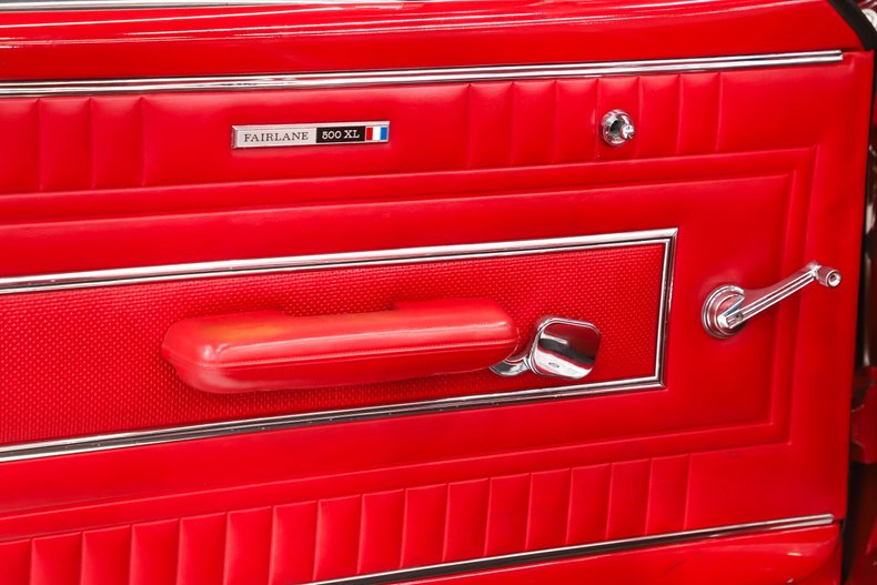 Ford-Fairlane-1967-Candy-Apple-Red-Red-49