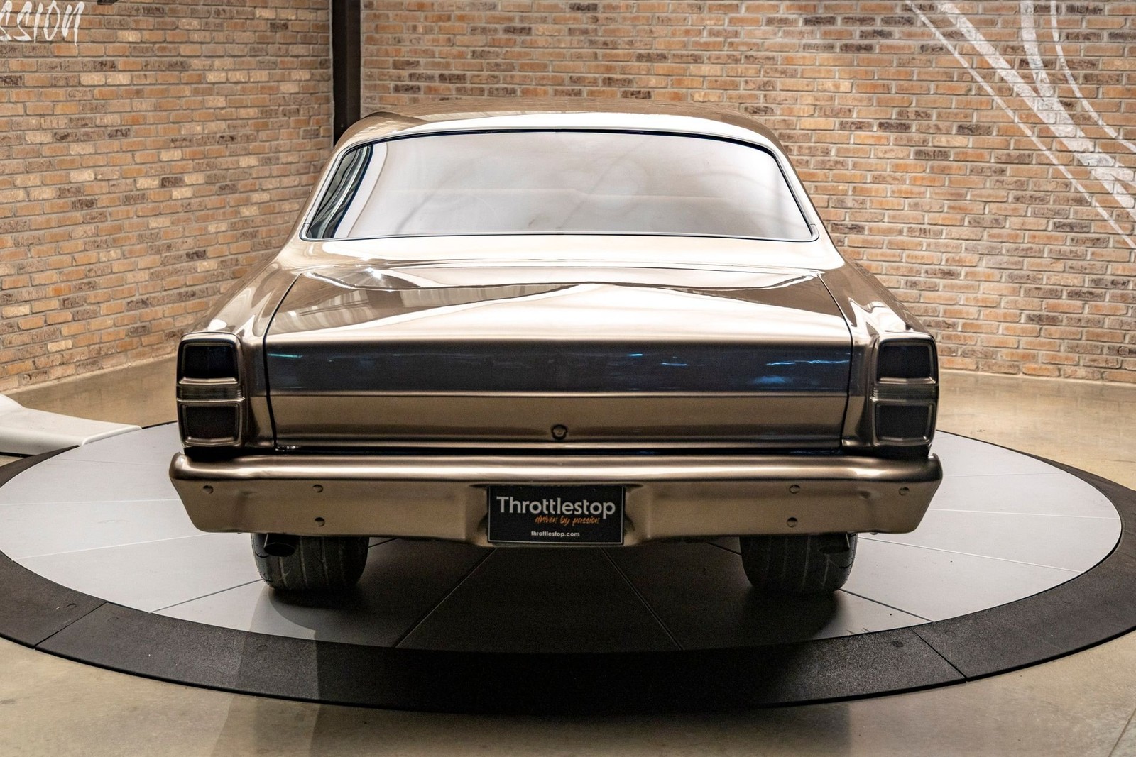 Ford-Fairlane-1967-Coupe-4