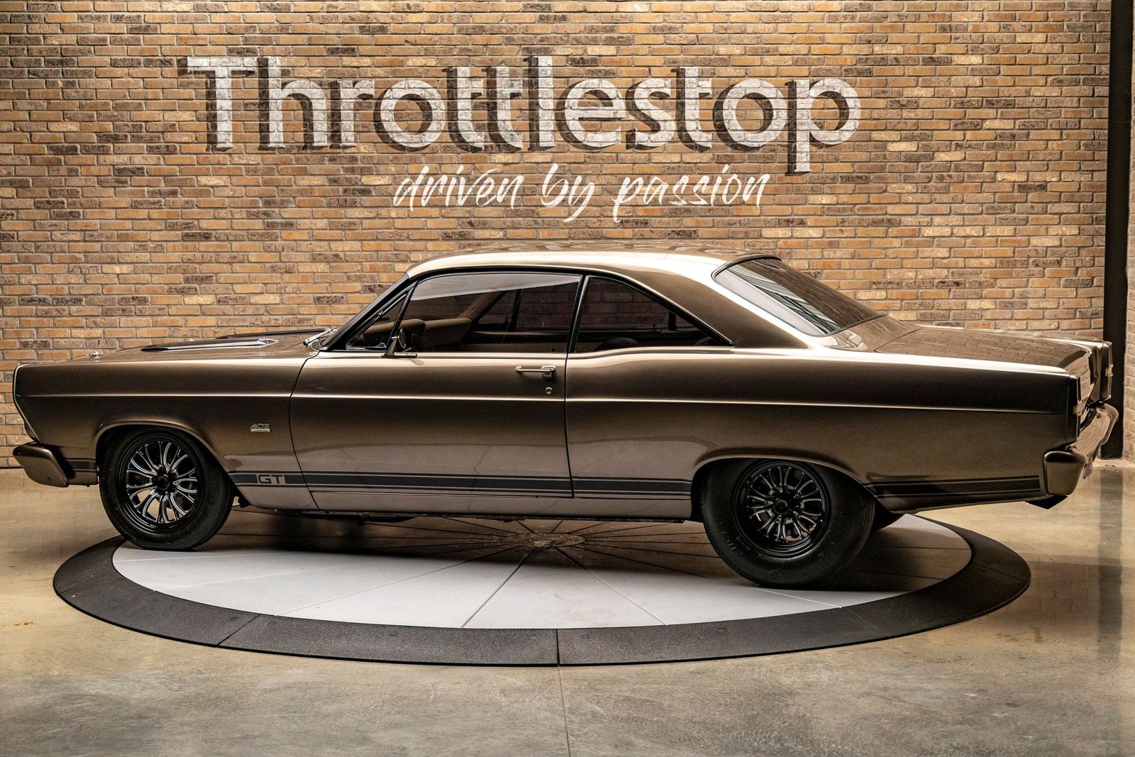Ford-Fairlane-1967-Coupe-5