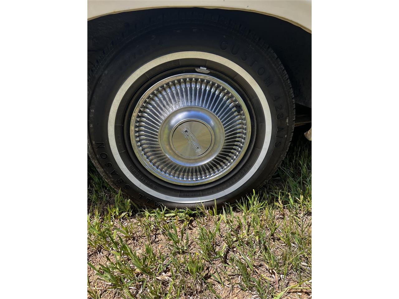 Ford-Fairlane-1968-Beige-Tan-38