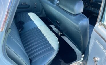 Ford-Fairlane-1969-SDN-11
