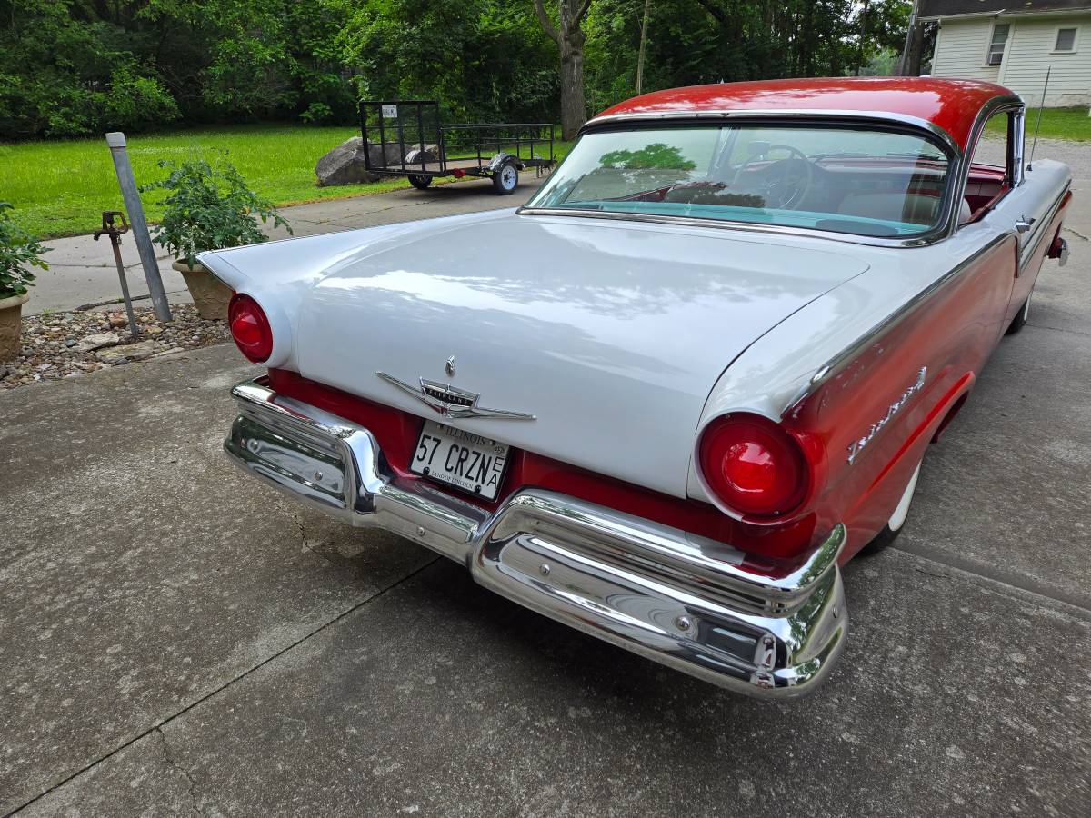 Ford-Fairlane-500-1957-red-2