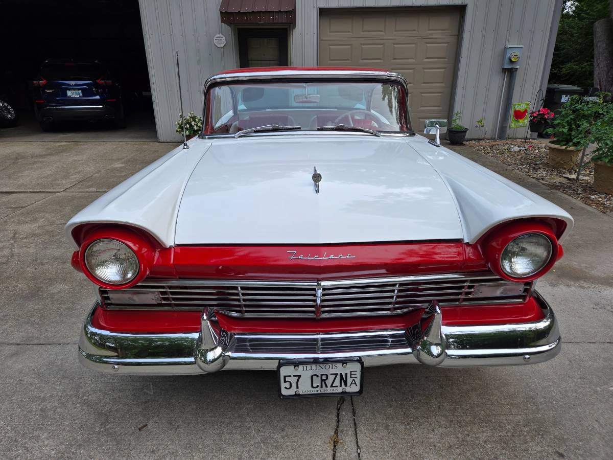 Ford-Fairlane-500-1957-red-3