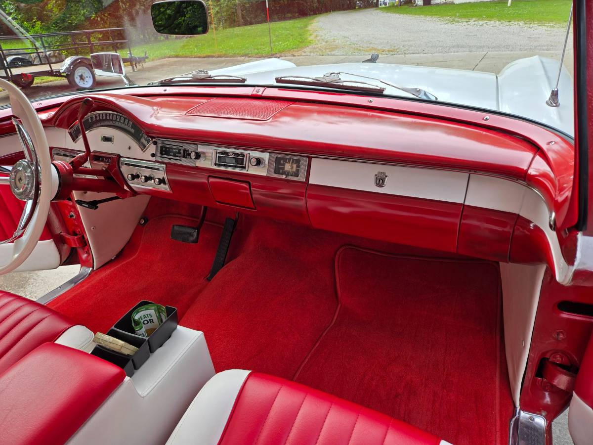 Ford-Fairlane-500-1957-red-4