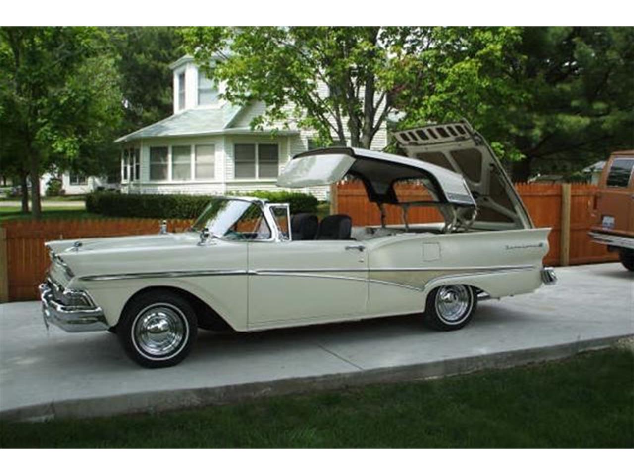 Ford-Fairlane-500-1958-Colonial-White-Colonial-WhiteBlack-1