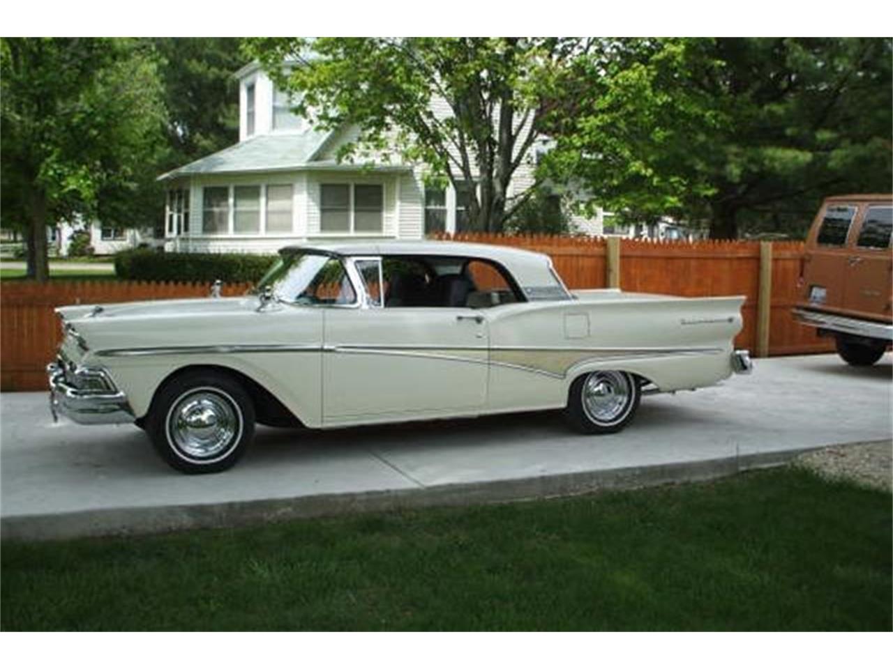 Ford-Fairlane-500-1958-Colonial-White-Colonial-WhiteBlack