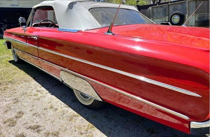 Ford-Fairlane-500-1964-Rangoon-Red-Red-vinyl-1