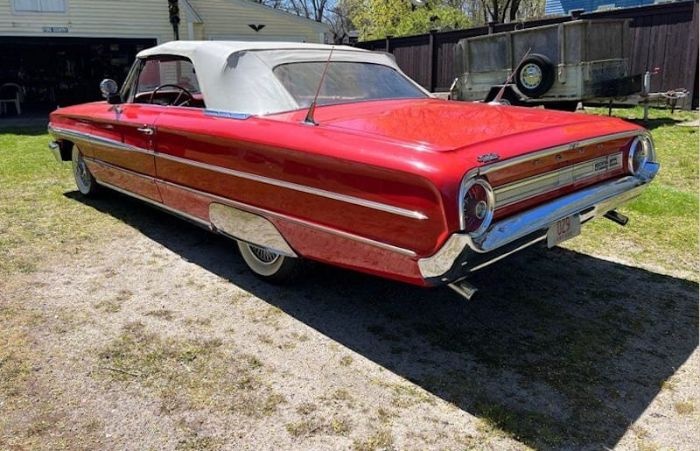 Ford-Fairlane-500-1964-Rangoon-Red-Red-vinyl-13