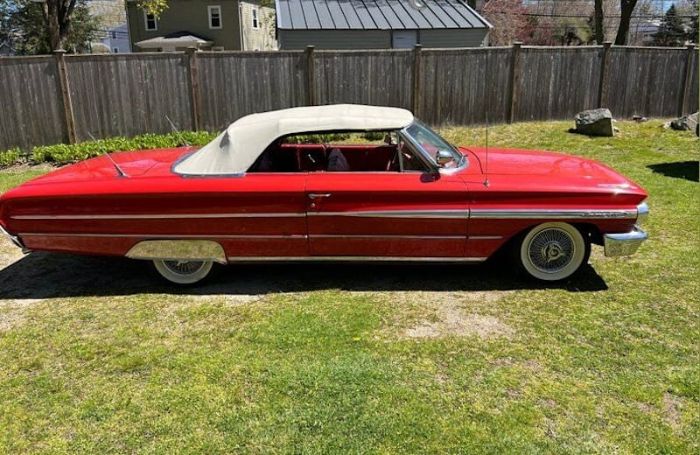 Ford-Fairlane-500-1964-Rangoon-Red-Red-vinyl-4