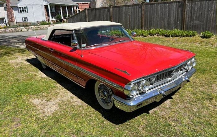 Ford-Fairlane-500-1964-Rangoon-Red-Red-vinyl-8