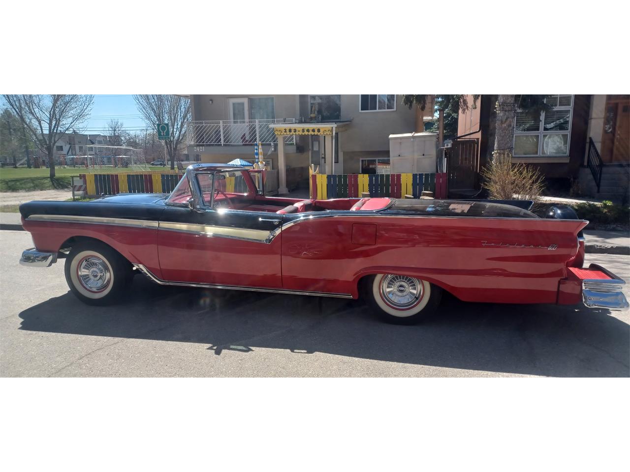 Ford-Fairlane-500-skyliner-1957-REDBlack-RedBlack-2