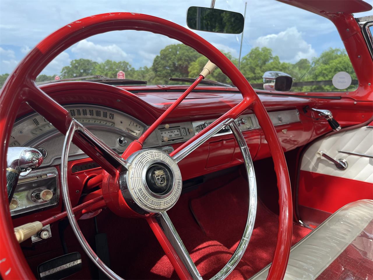 Ford-Fairlane-500-skyliner-1958-RedWhite-RedWhite-1