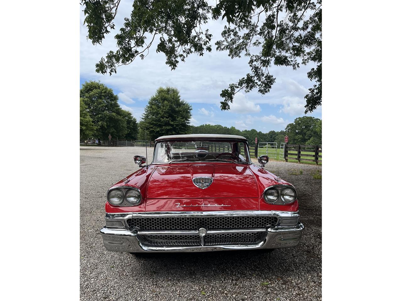 Ford-Fairlane-500-skyliner-1958-RedWhite-RedWhite-17