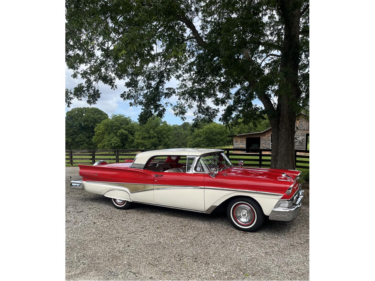 Ford-Fairlane-500-skyliner-1958-RedWhite-RedWhite-19