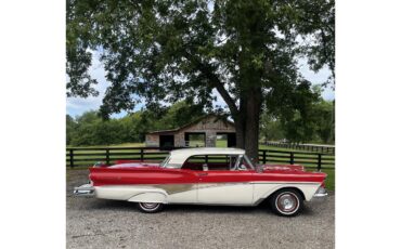 Ford-Fairlane-500-skyliner-1958-RedWhite-RedWhite-20
