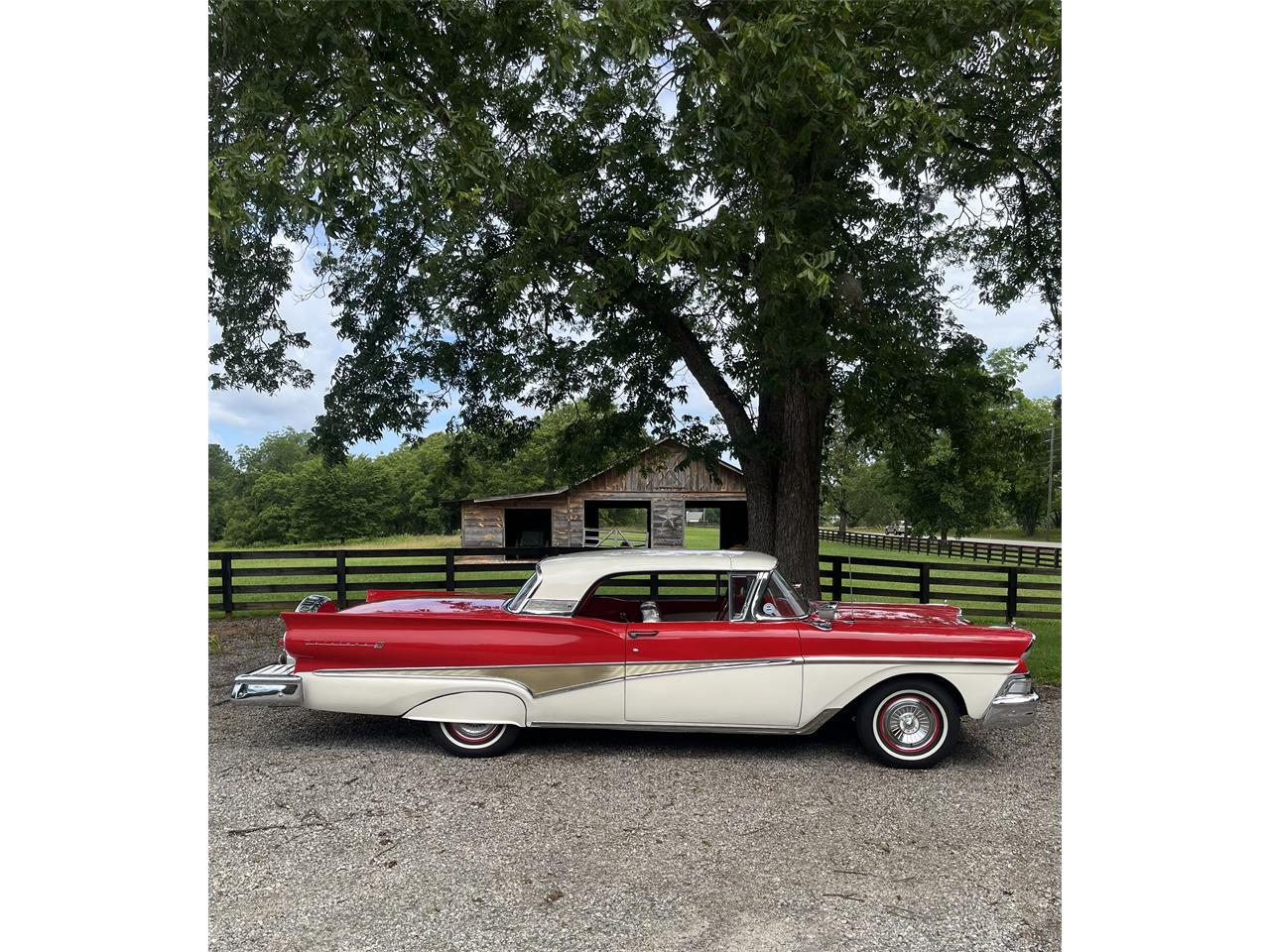 Ford-Fairlane-500-skyliner-1958-RedWhite-RedWhite-20