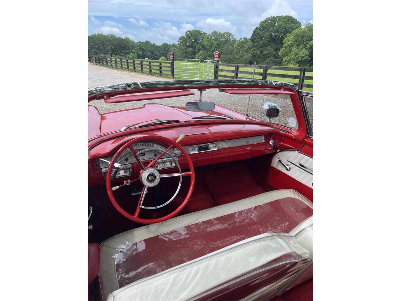 Ford-Fairlane-500-skyliner-1958-RedWhite-RedWhite-21