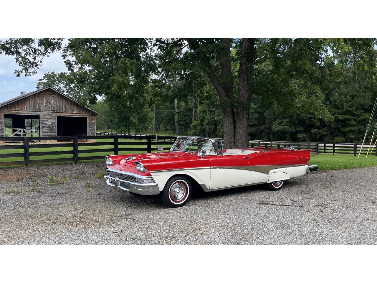 Ford-Fairlane-500-skyliner-1958-RedWhite-RedWhite-28