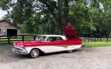Ford-Fairlane-500-skyliner-1958-RedWhite-RedWhite