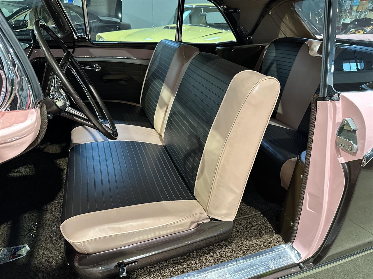 Ford-Fairlane-sunliner-1957-BrownPink-BrownPink-10
