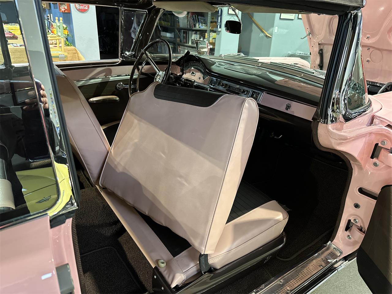 Ford-Fairlane-sunliner-1957-BrownPink-BrownPink-2