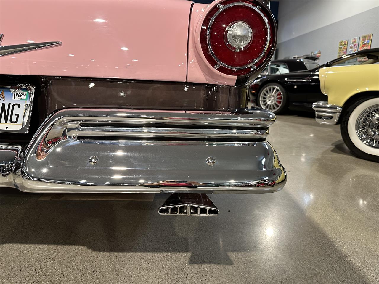 Ford-Fairlane-sunliner-1957-BrownPink-BrownPink-4