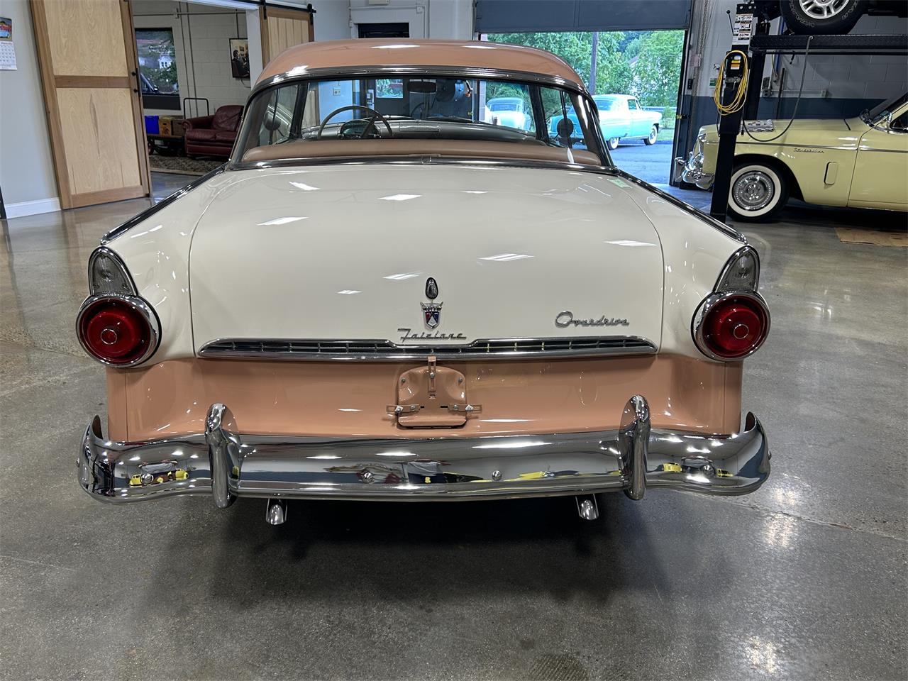 Ford-Fairlane-victoria-1955-CopperWhite-Bucksin-23