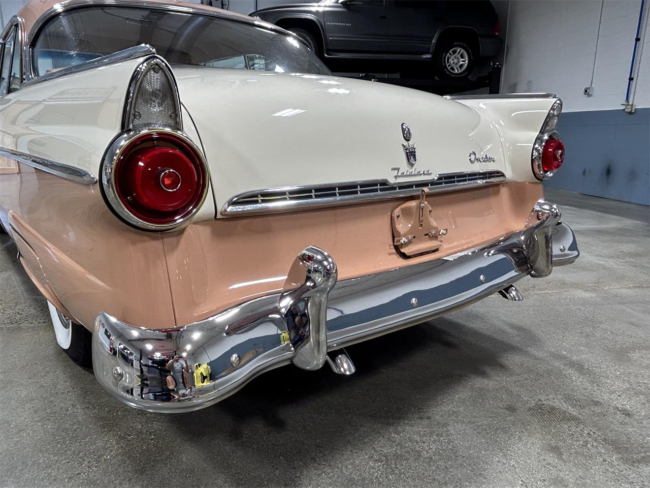 Ford-Fairlane-victoria-1955-CopperWhite-Bucksin-5