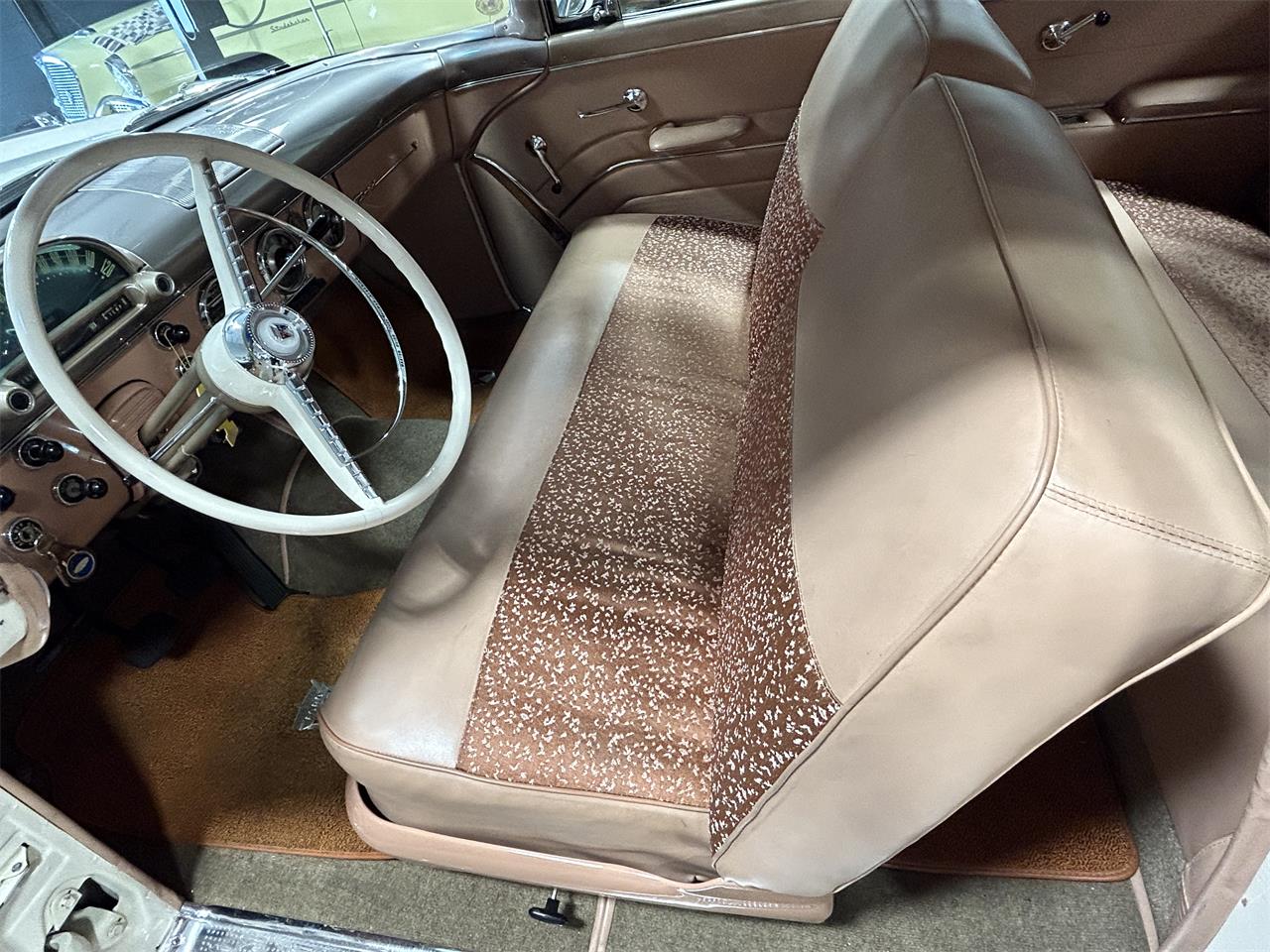 Ford-Fairlane-victoria-1955-CopperWhite-Bucksin-6