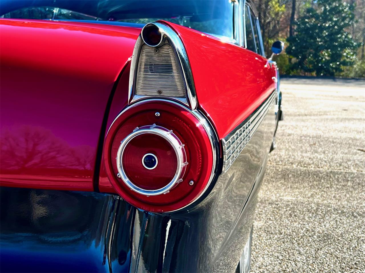 Ford-Fairlane-victoria-1956-Red-and-Black-Red-and-Black-3