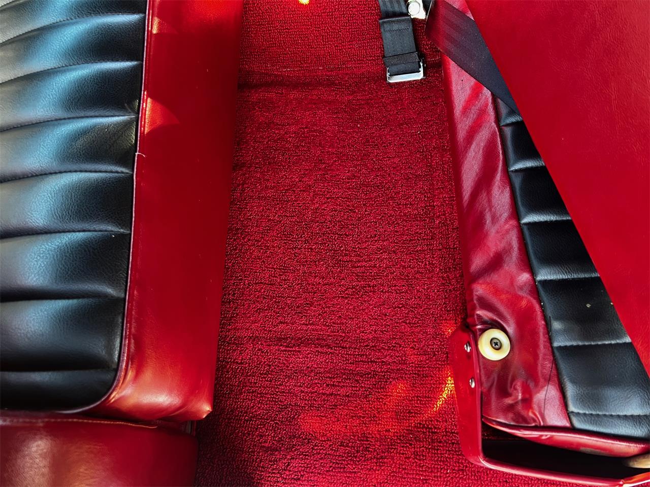Ford-Fairlane-victoria-1956-Red-and-Black-Red-and-Black-49