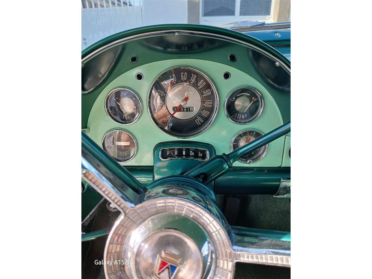 Ford-Fairlane-victoria-1956-Two-tone-Green-12