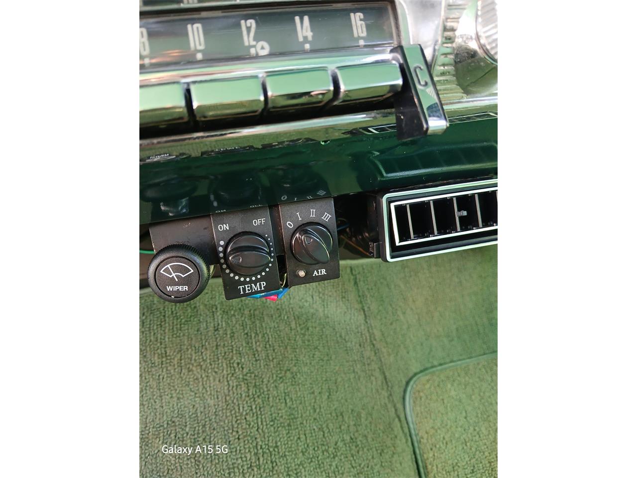 Ford-Fairlane-victoria-1956-Two-tone-Green-13