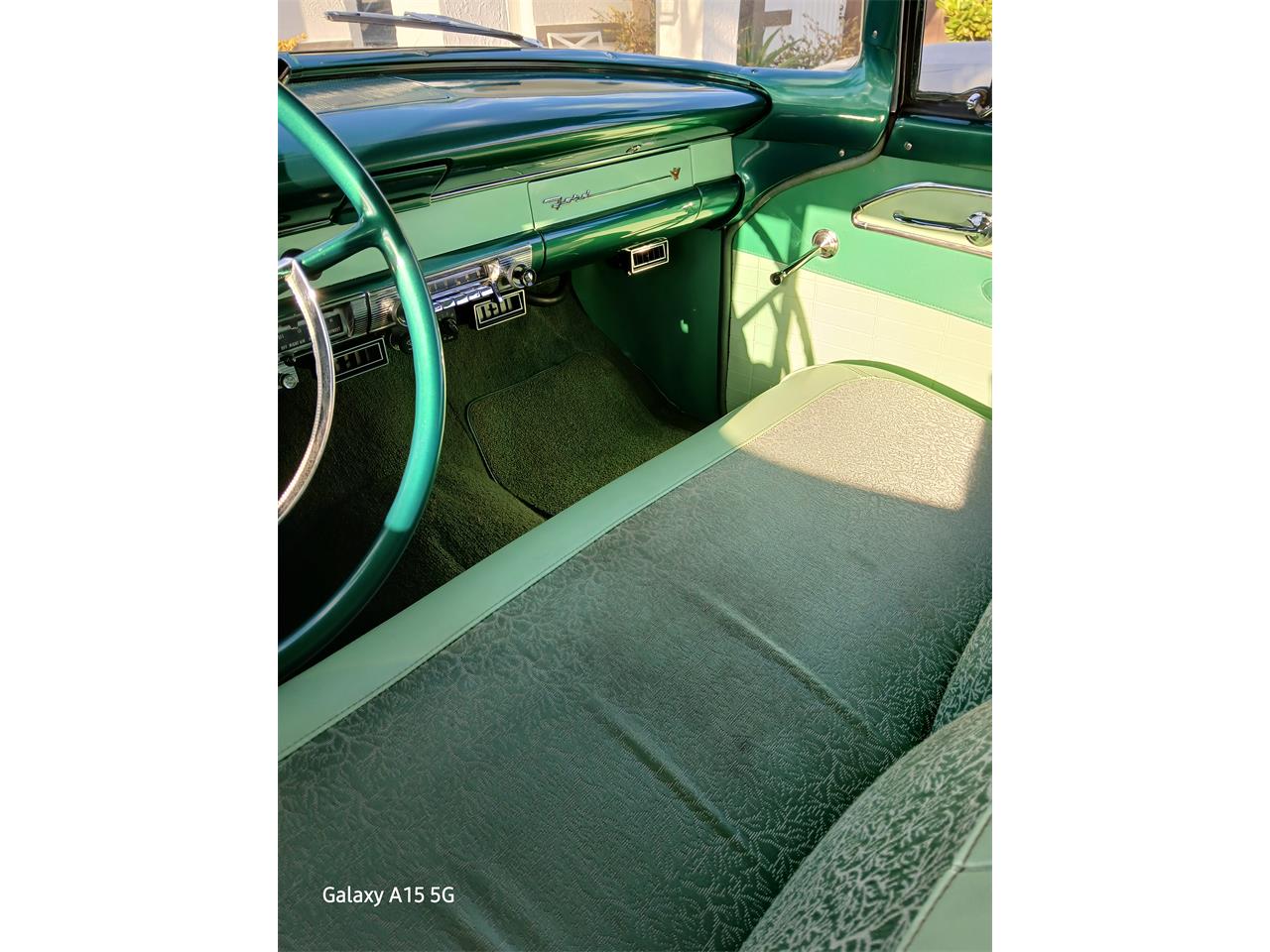 Ford-Fairlane-victoria-1956-Two-tone-Green-19