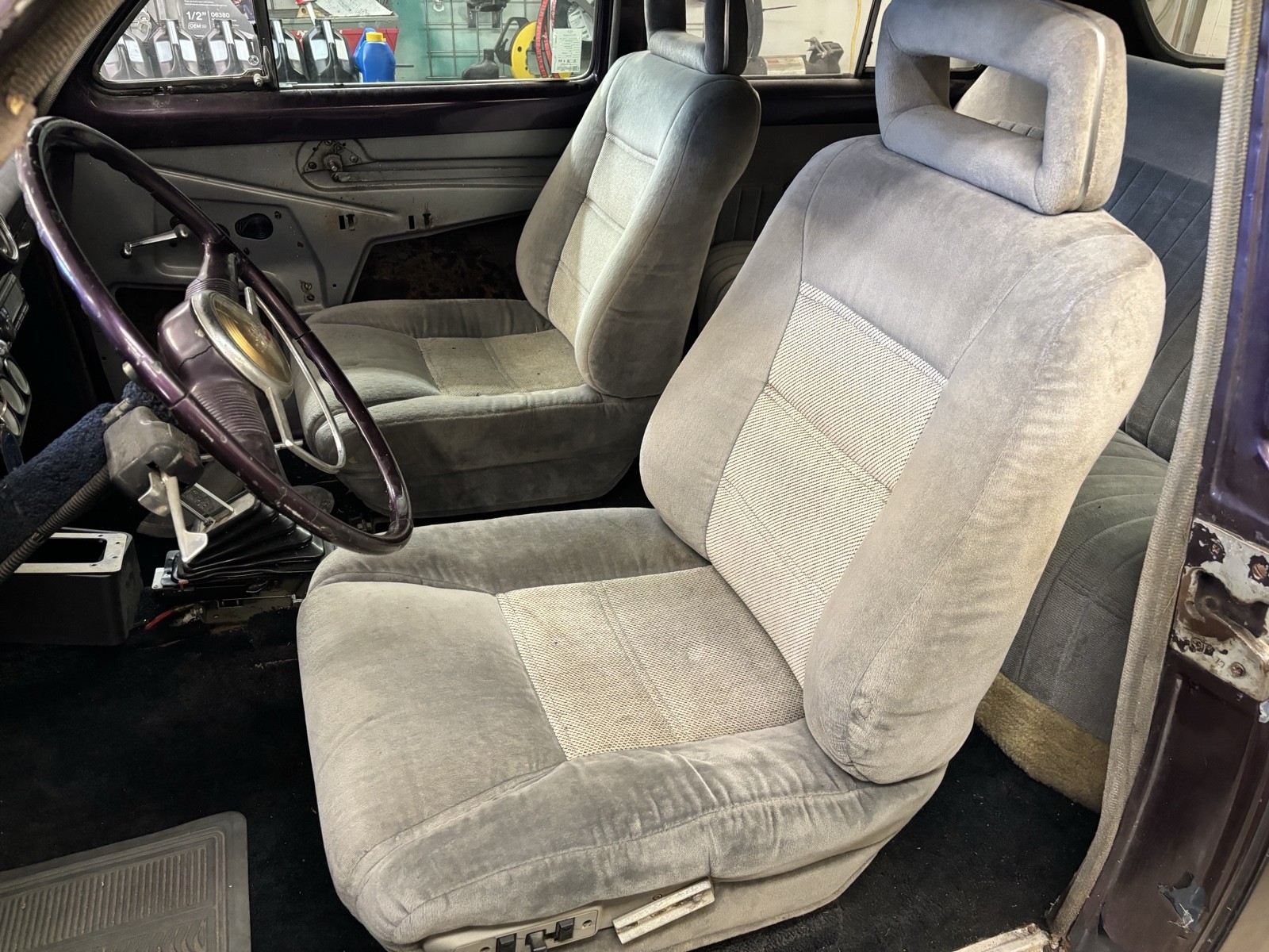 Ford-Fairline-1949-12