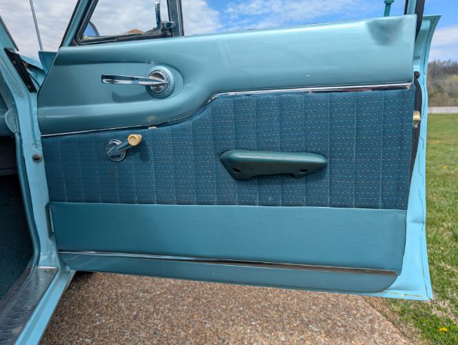 Ford-Falcon-1961-17