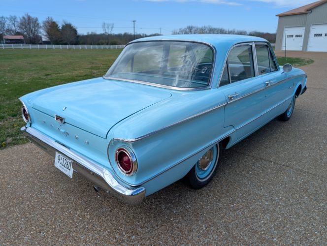Ford-Falcon-1961-32