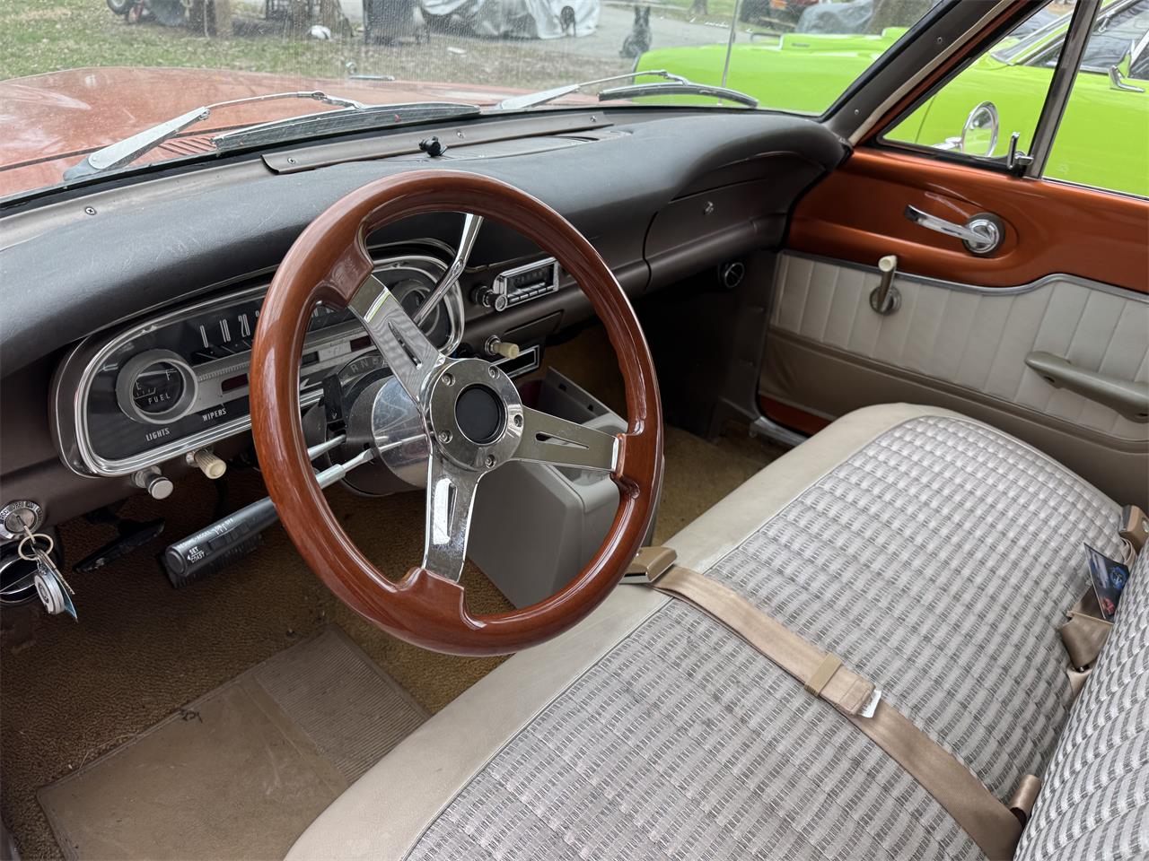 Ford-Falcon-1963-Gold-Tan-7