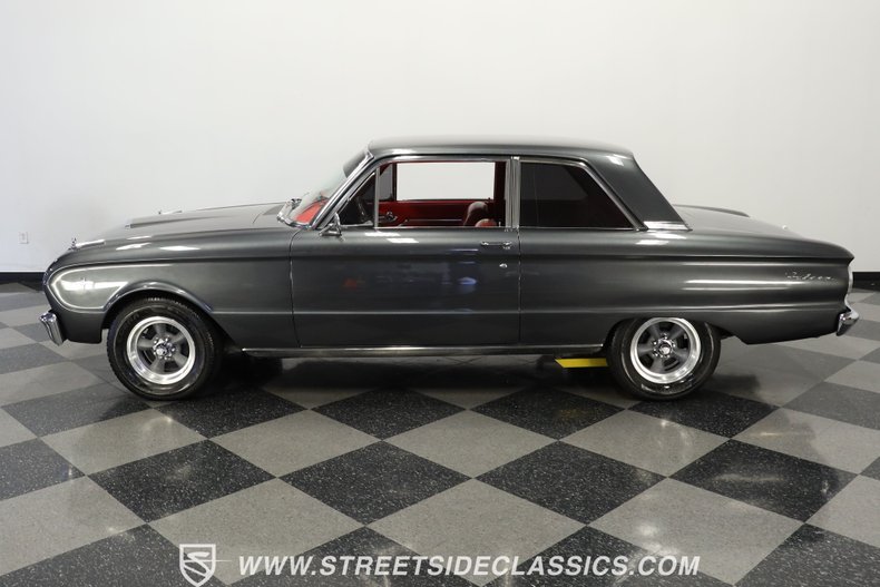 Ford-Falcon-1963-Gunmetal-Gray-Metall-Red-1