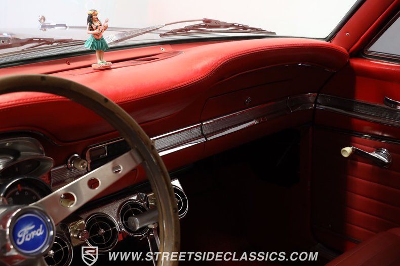 Ford-Falcon-1963-Gunmetal-Gray-Metall-Red-49